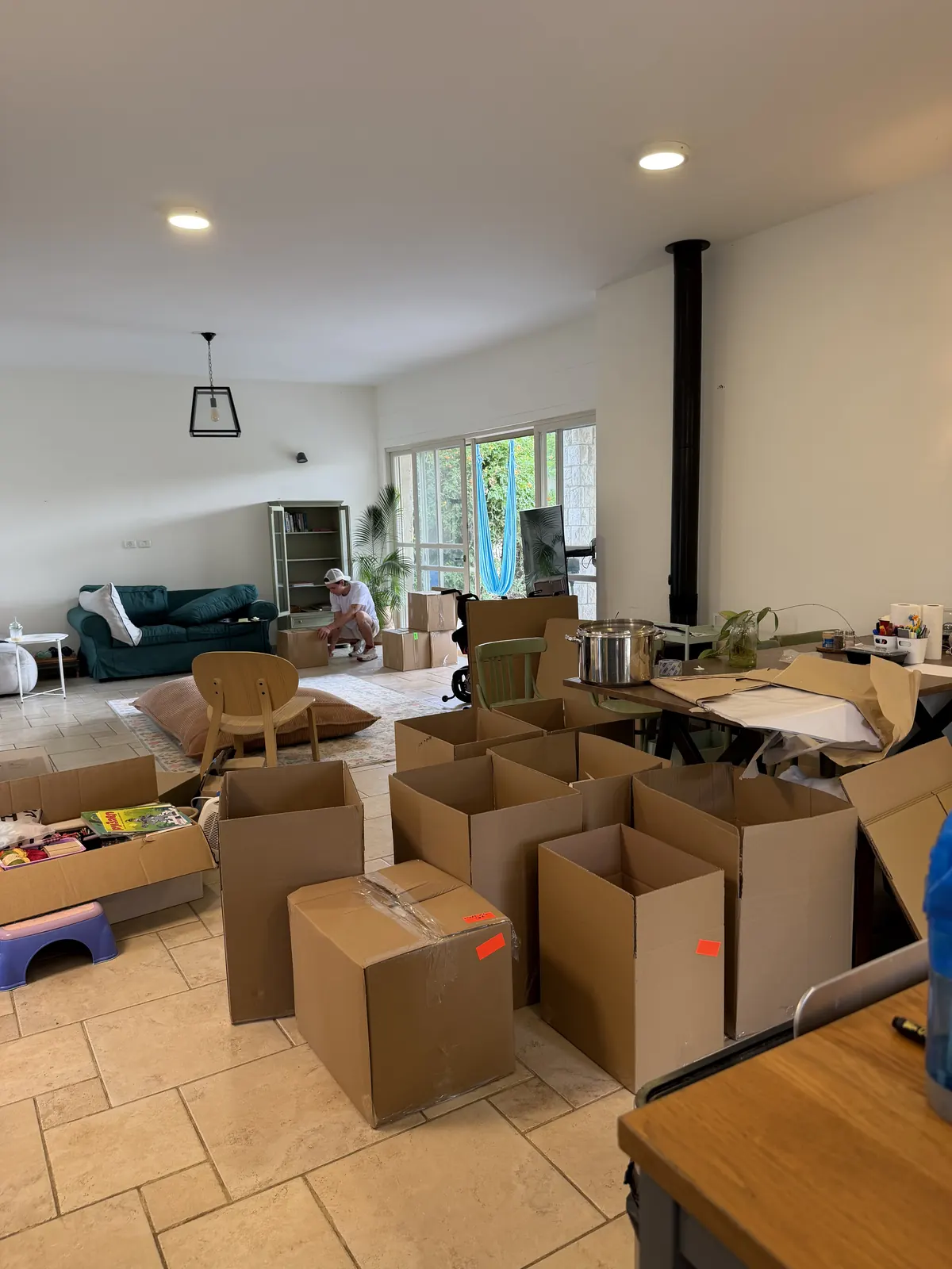 Moviline work — loading belongings