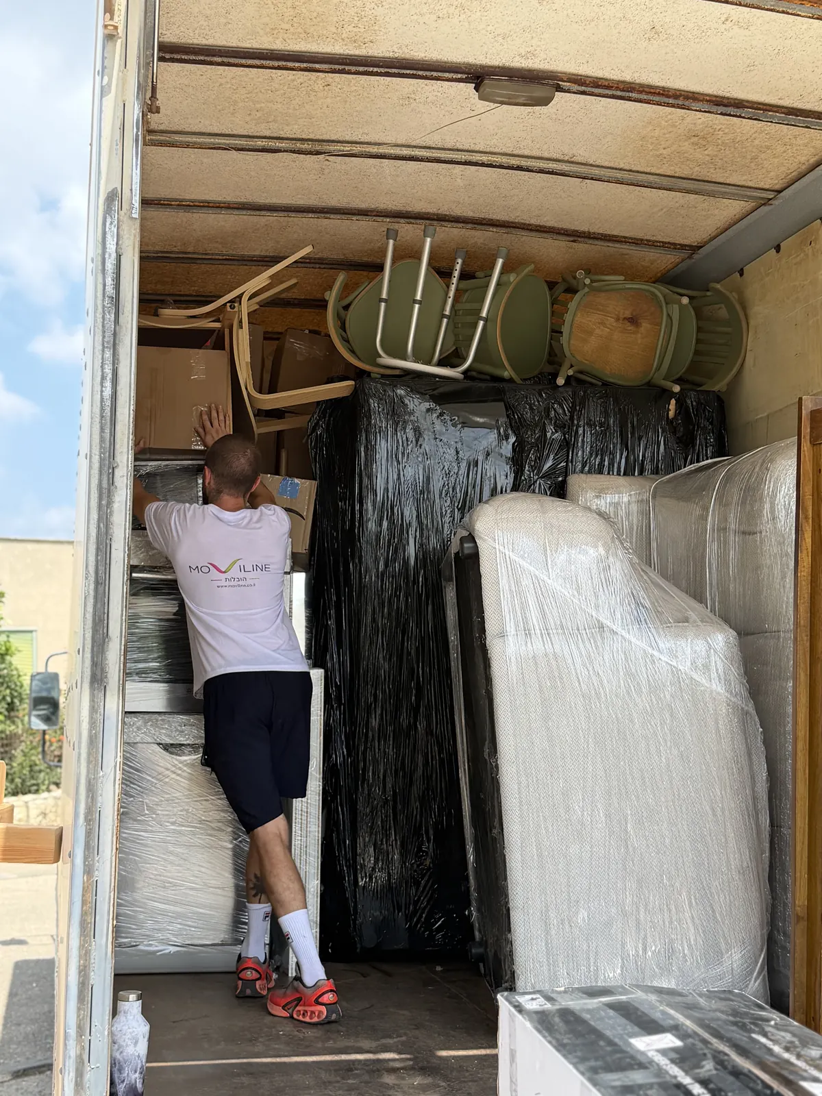 Moviline work — loading belongings